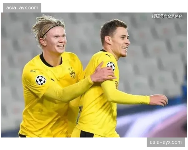 欧冠博物馆公布新藏品:2024年决赛用球及哈兰德落场球衣